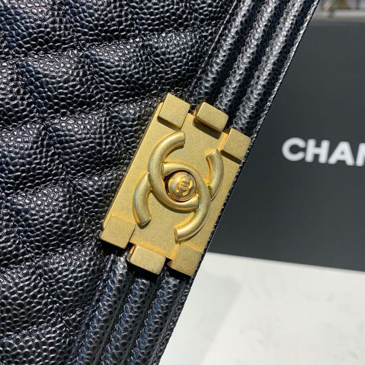 Chanel2BBoy2BHandbag2BGold2BToned2BHardware2BBlack2BFor2BWomen2C2BWomens2BBags2C2BShoulder2BAnd2BCrossbody2BBags2B9.8in25cm2BA670862B4-ydOl5.jpg