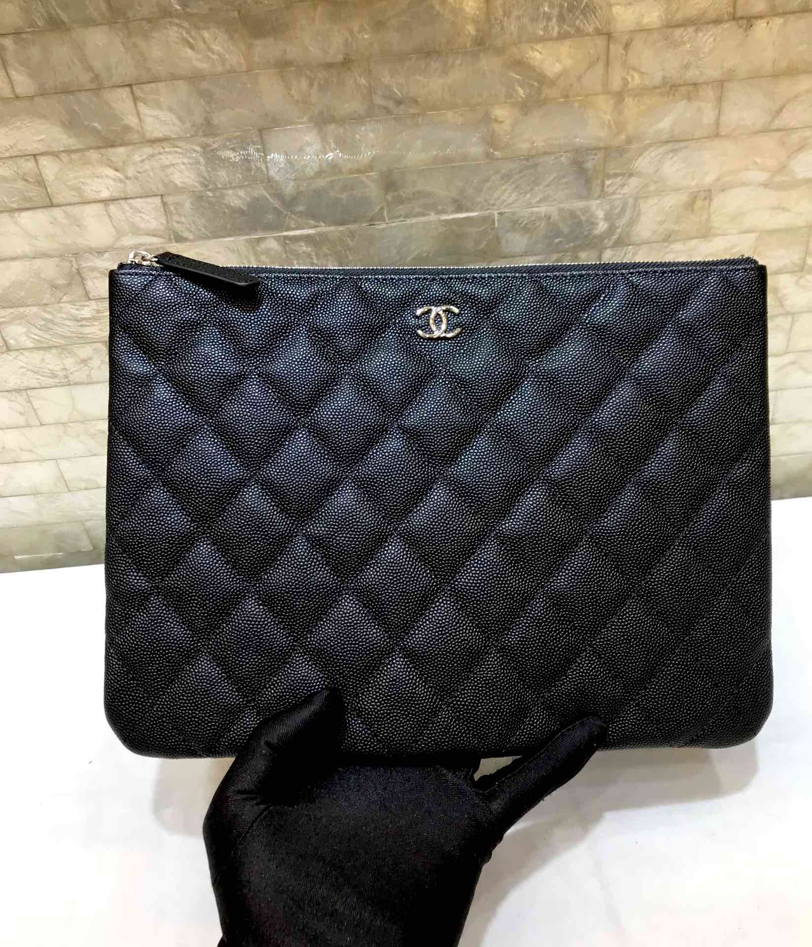 Chanel2BCO-CO2BClassic2BPouch2B27cm10.6in2BGold2BToned2BHardware2BFor2BWomen2BBlack2BA825452BY040592BC39062B1-RrJNI.jpg