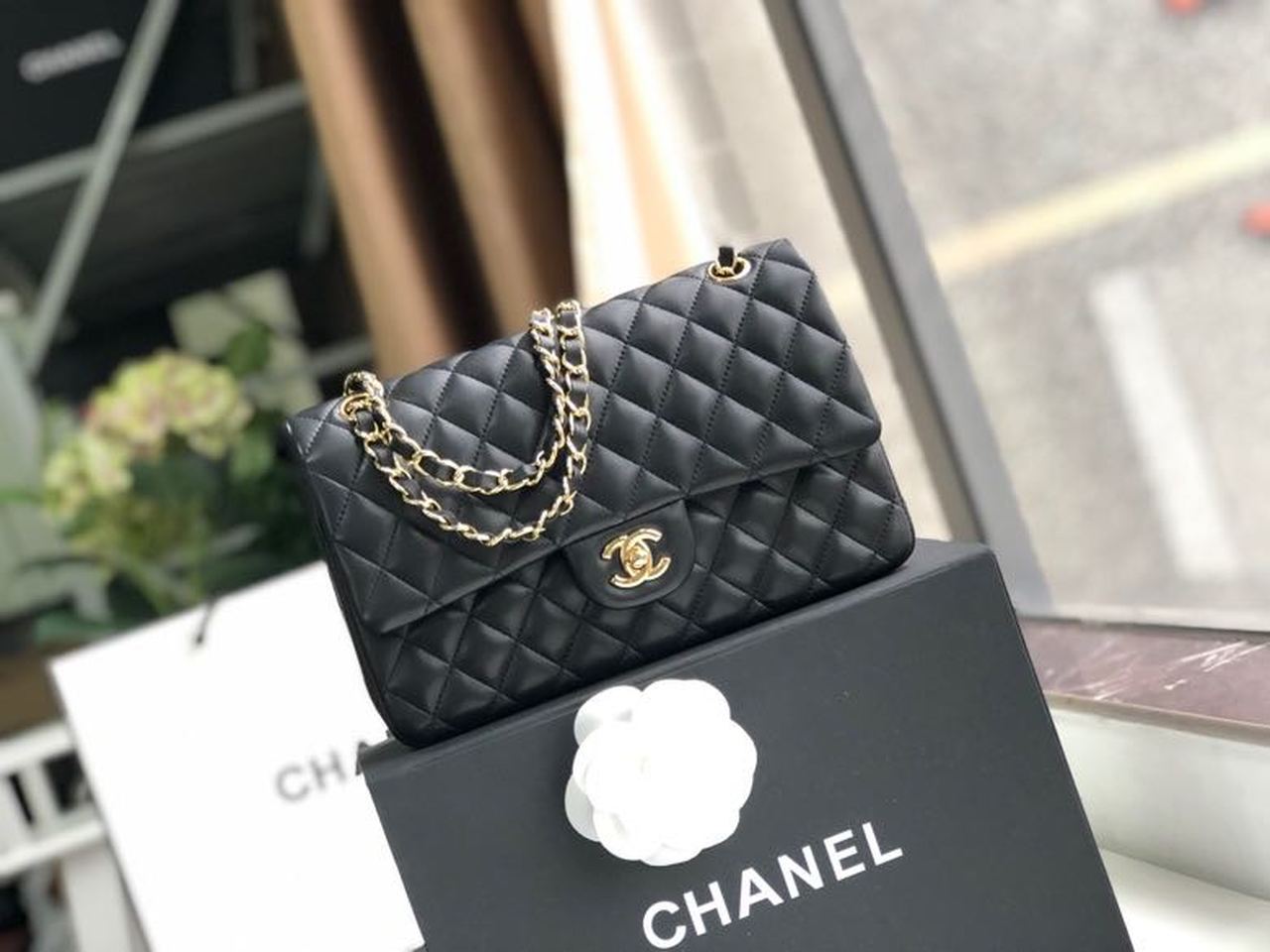 Chanel2BClassic2BHandbag2BGold2BToned2BHardware2BBlackC382C2A0For2BWomen2C2BWomens2BBags2C2BShoulder2BAnd2BCrossbody2BBags2B10.2in26cm2BA011122B1-JpHHi.jpg