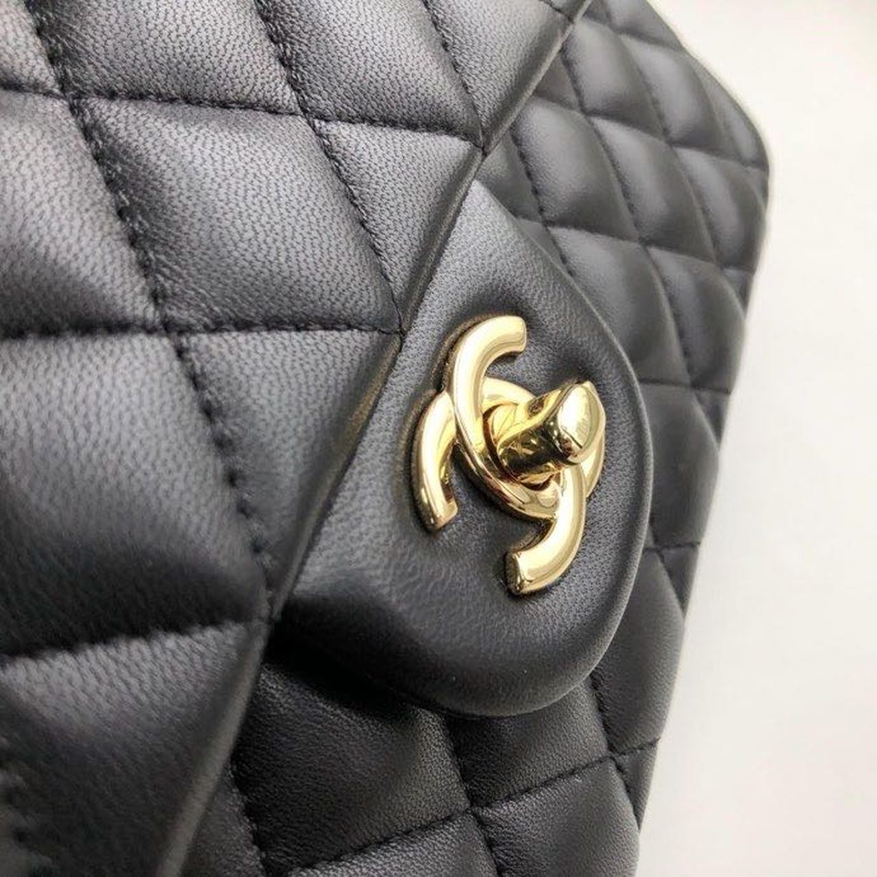 Chanel2BClassic2BHandbag2BGold2BToned2BHardware2BBlackC382C2A0For2BWomen2C2BWomens2BBags2C2BShoulder2BAnd2BCrossbody2BBags2B10.2in26cm2BA011122B6-S33lA.jpg