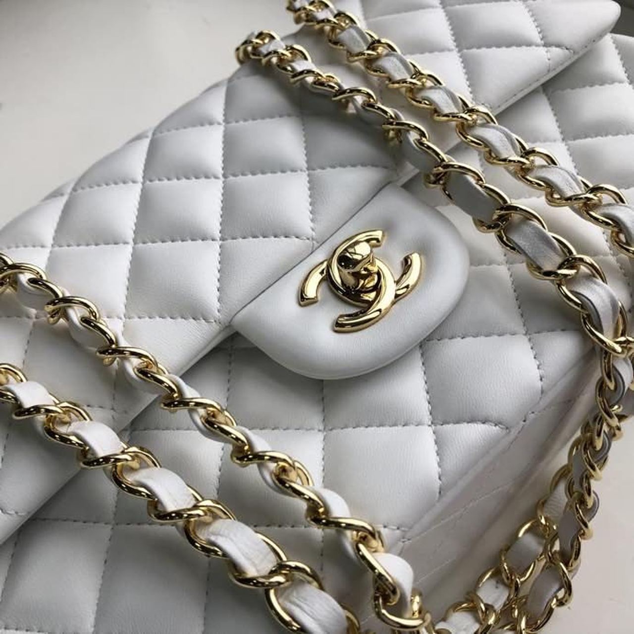 Chanel2BClassic2BHandbag2BGold2BToned2BHardware2BWhiteC382C2A0For2BWomen2C2BWomens2BBags2C2BShoulder2BAnd2BCrossbody2BBags2B10.2in26cm2BA011122B3-yMnQ3.jpg