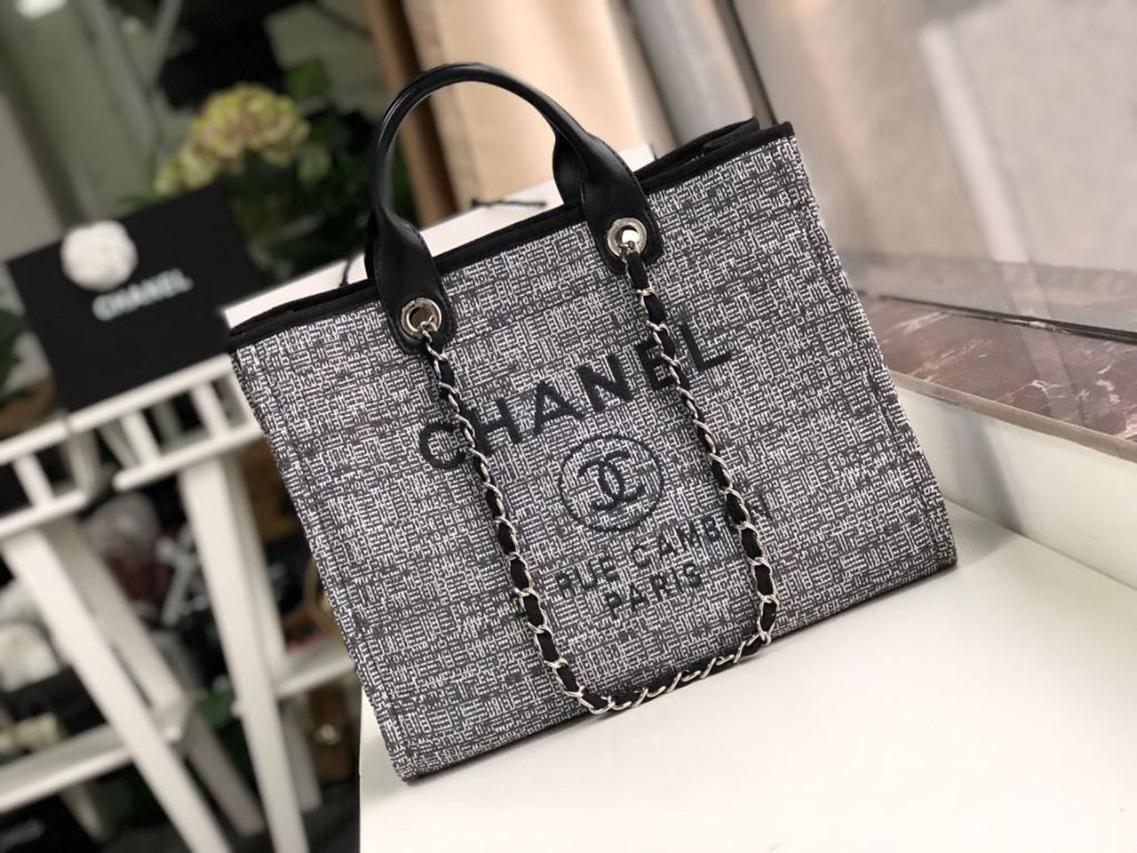 Chanel2BDeauville2BTote2BRaffia2BCanvas2BBag2BBlackWhite2BFor2BWomen2B14.9in38cm2B1-bkhG7.jpg