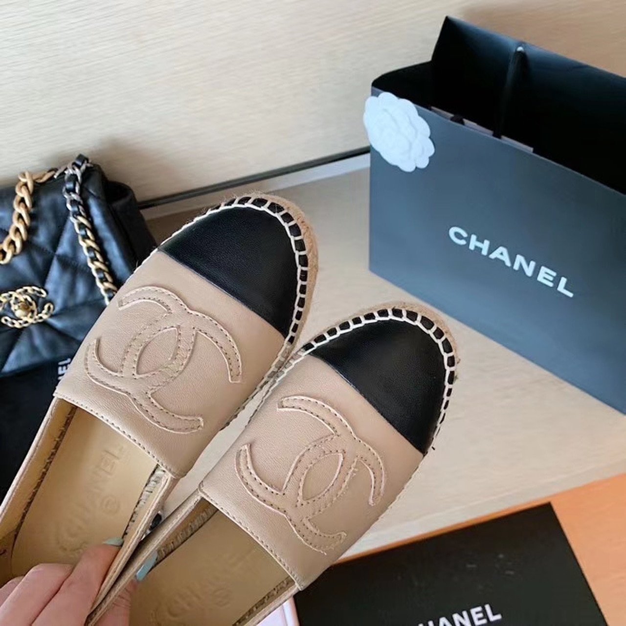 Chanel2BEspadrilles2BBeigeBlack2BFor2BWomen2C2BWomens2BShoes2BG297622BX010002BC02042B8-bKBHY.jpg