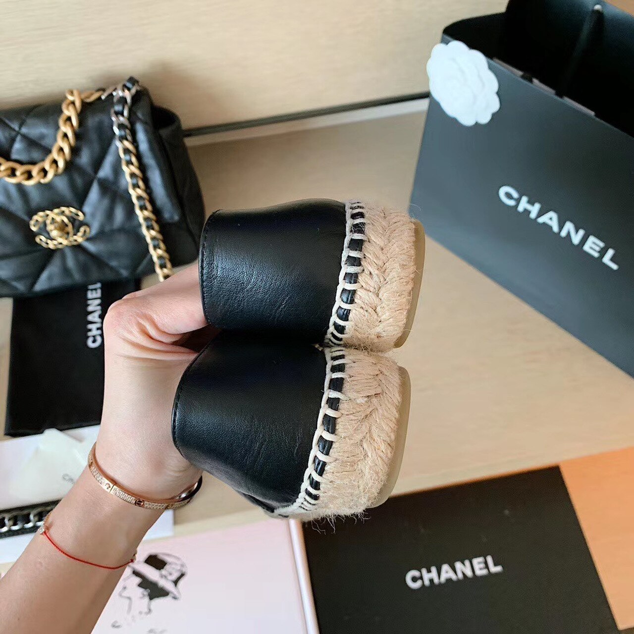 Chanel2BEspadrilles2BBlackWhite2BFor2BWomen2C2BWomens2BShoes2BG297622B6-LOmbW.jpg