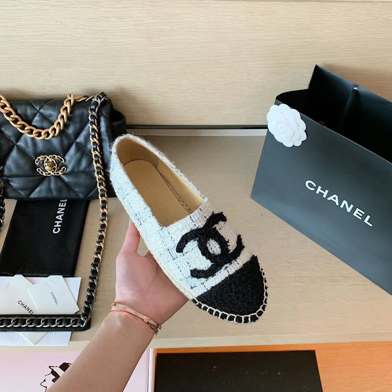 Chanel2BEspadrilles2BWhiteBlack2BFor2BWomen2C2BWomens2BShoes2BG297622B2-zvTgs.jpg