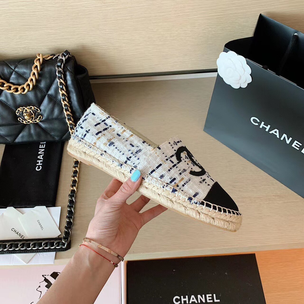 Chanel2BEspadrilles2BWhiteBlack2BFor2BWomen2C2BWomens2BShoes2BG297622B6-kb9Sx.jpg