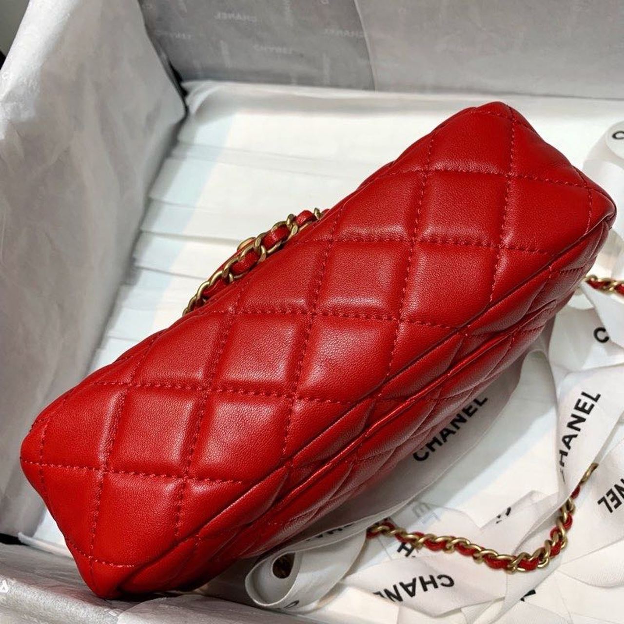 Chanel2BFlap2BBag2BWith2BCC2BBall2BOn2BStrap2BRed2BFor2BWomen2C2BWomens2BHandbags2C2BShoulder2BAnd2BCrossbody2BBags2B7.8in20cm2BAS17872B6-FcvuV.jpg