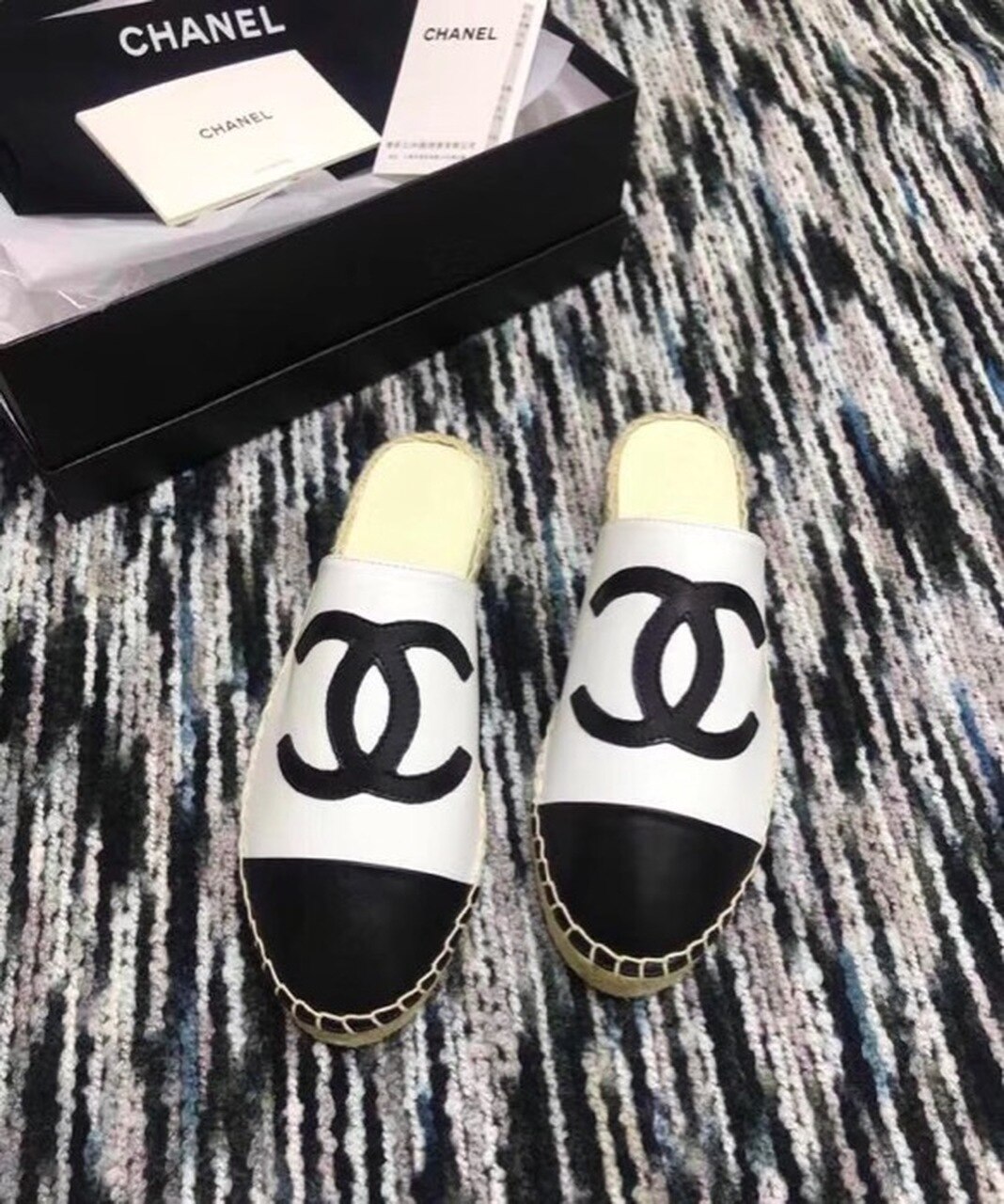 Chanel2BMule2BEspadrille2BSlides2BWhiteBlack2BFor2BWomen2C2BWomens2BShoes2B4-kkTmi.jpg