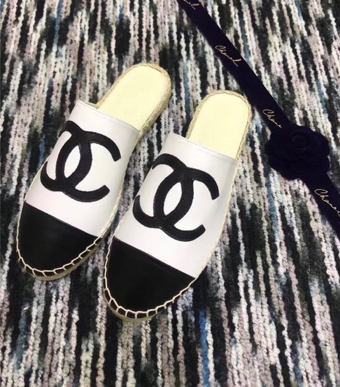 Chanel2BMule2BEspadrille2BSlides2BWhiteBlack2BFor2BWomen2C2BWomens2BShoes2B6-HFdKZ.jpg