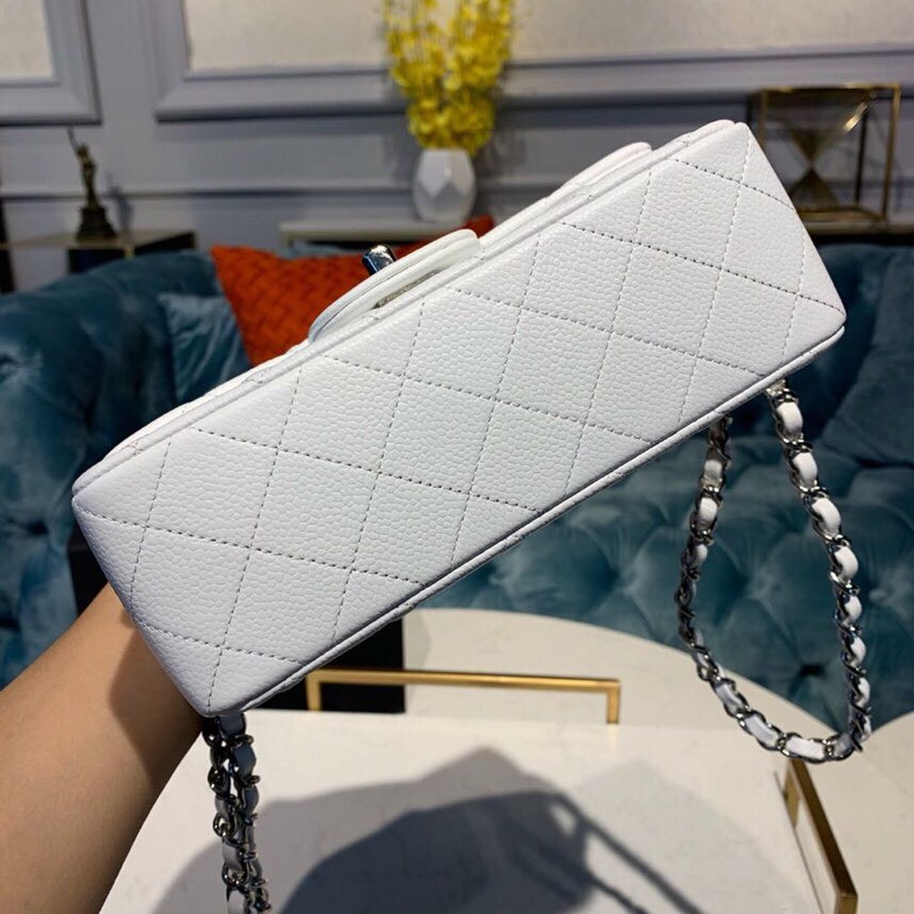 Chanel2BSmall2BClassic2BHandbag2BSilver2BHardware2BWhite2BFor2BWomen2C2BWomens2BBags2C2BShoulder2BAnd2BCrossbody2BBags2B7.8in20cm2BA011132B3-IbD2g.jpg