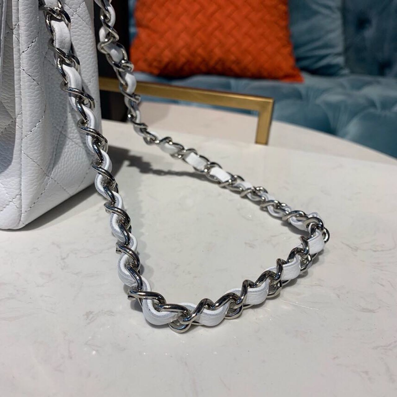 Chanel2BSmall2BClassic2BHandbag2BSilver2BHardware2BWhite2BFor2BWomen2C2BWomens2BBags2C2BShoulder2BAnd2BCrossbody2BBags2B7.8in20cm2BA011132B4-rEQaQ.jpg