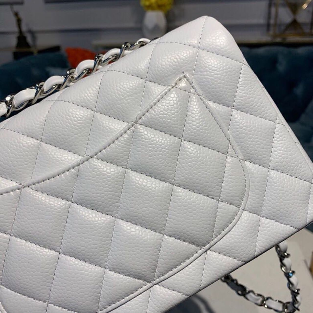 Chanel2BSmall2BClassic2BHandbag2BSilver2BHardware2BWhite2BFor2BWomen2C2BWomens2BBags2C2BShoulder2BAnd2BCrossbody2BBags2B7.8in20cm2BA011132B7-bkiun.jpg