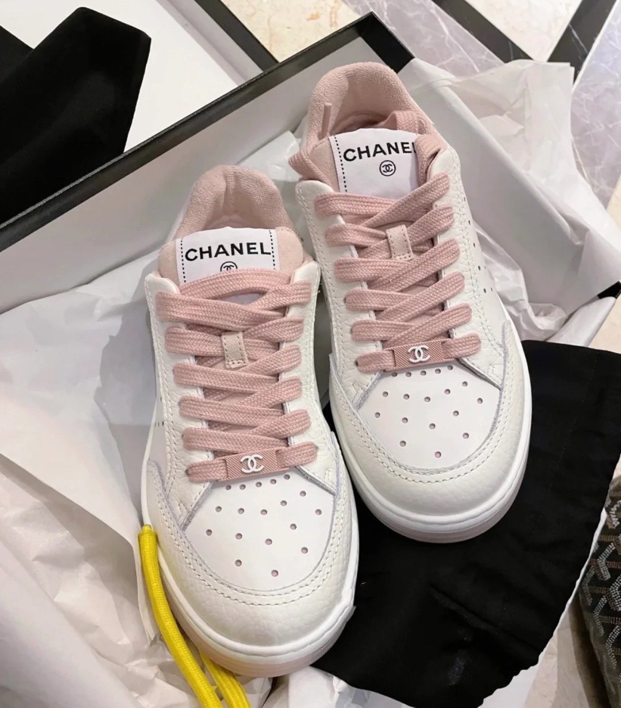 Chanel2BSneakers2BWhitePink2BFor2BWomen2C2BWomens2BShoes2B0.4in1cm2BG392252B3-ePjTH.jpg