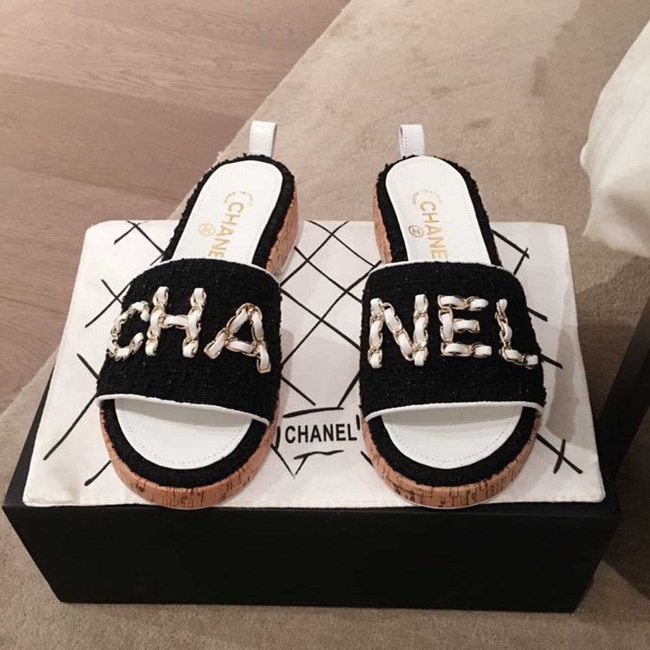 Chanel2BWoven2BChain2BCork2BSandals2BTweed2BBlackWhite2BFor2BWomen2C2BWomens2BShoes2B1-7o4Po.jpg