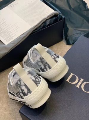 Christian Dior B23 Low-Top Sneaker White And Black Dior Oblique Canvas WhiteBlack For Women CD 3SN249YJP_H069 PR-980569