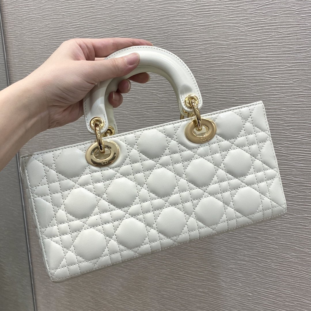 Christian2BDior2BLady2BD-Joy2BBag2C2BWhite2C2BFor2BWomen2BWomens2BHandbags2C2B26cm2BCD2B4-XUFB6.jpg