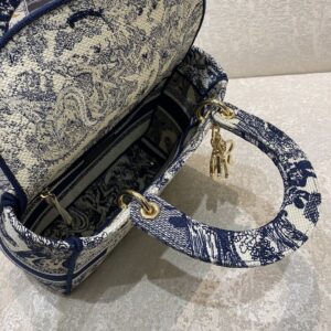 Christian Dior Medium Lady D-Lite Bag Blue Toile de Jouy Reverse Embroidery, Blue, For Women Women’s Handbags, Crossbody Bags, 24cm CD M0565ORGO_M928