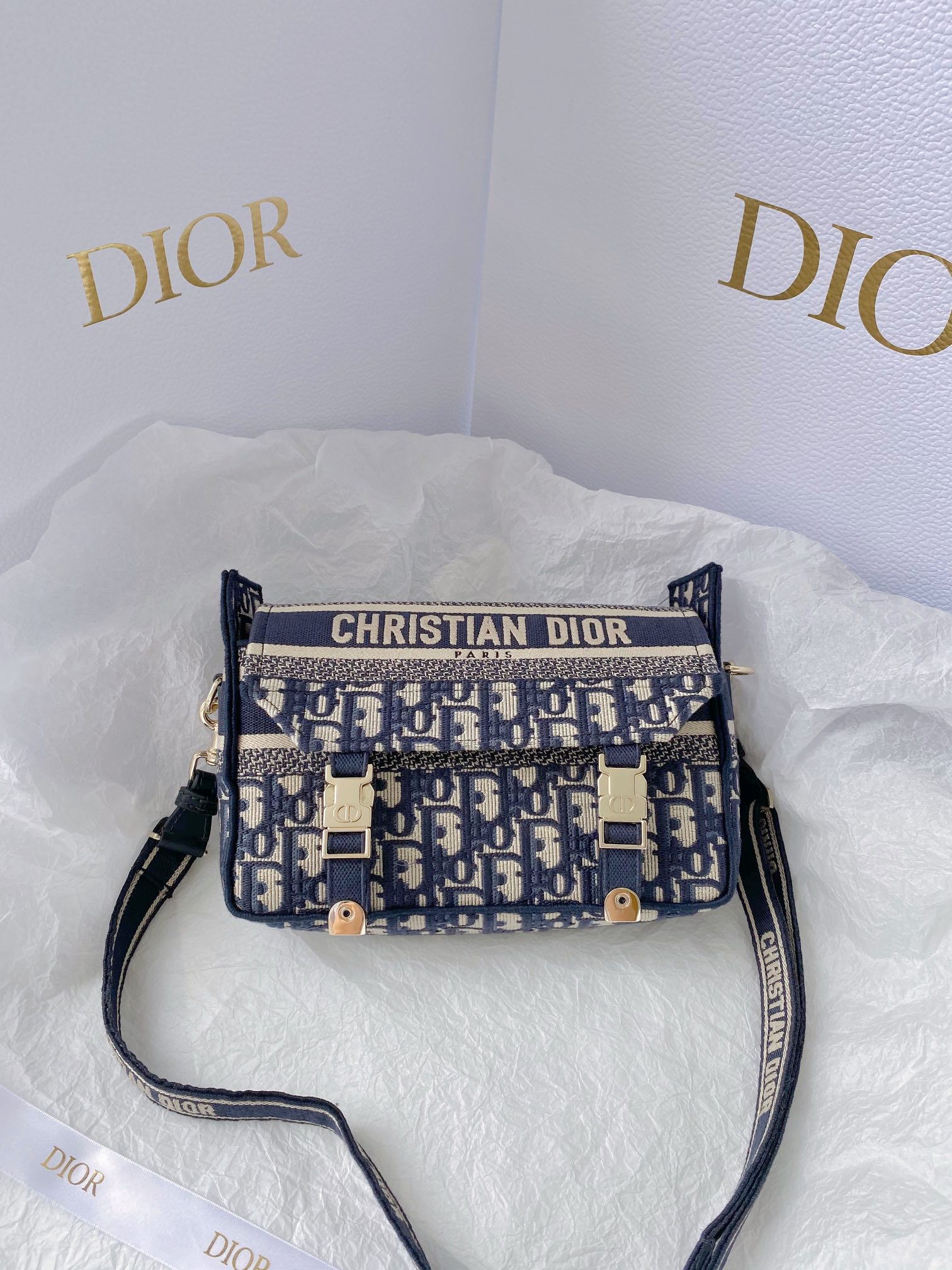 Christian2BDior2BSmall2BDIORCAMP2BBag2BBlue2BDior2BOblique2BEmbroidery2C2BBlue2C2BFor2BWomen2BWomens2BHandbags2C2BShoulder2BBags2C2BCrossbody2BBags2C2B23cm2BCD2BM1241ORIW_M9282B1-tiGjW.jpg