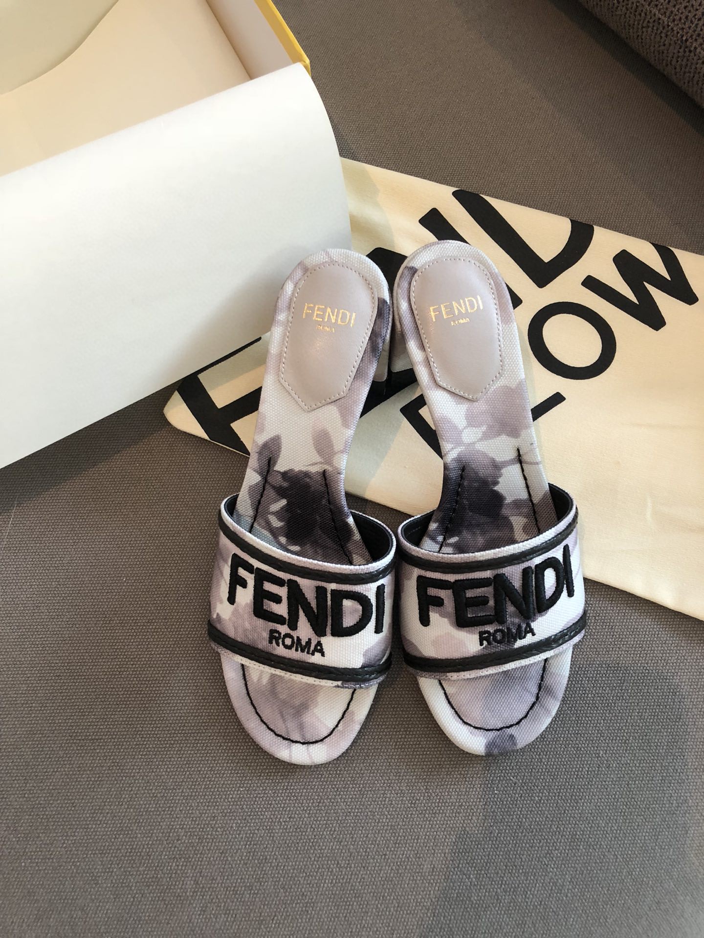 Fendi2BFirst2BGrey2BFor2BWomen2BFF2B4-TqfY1.jpg