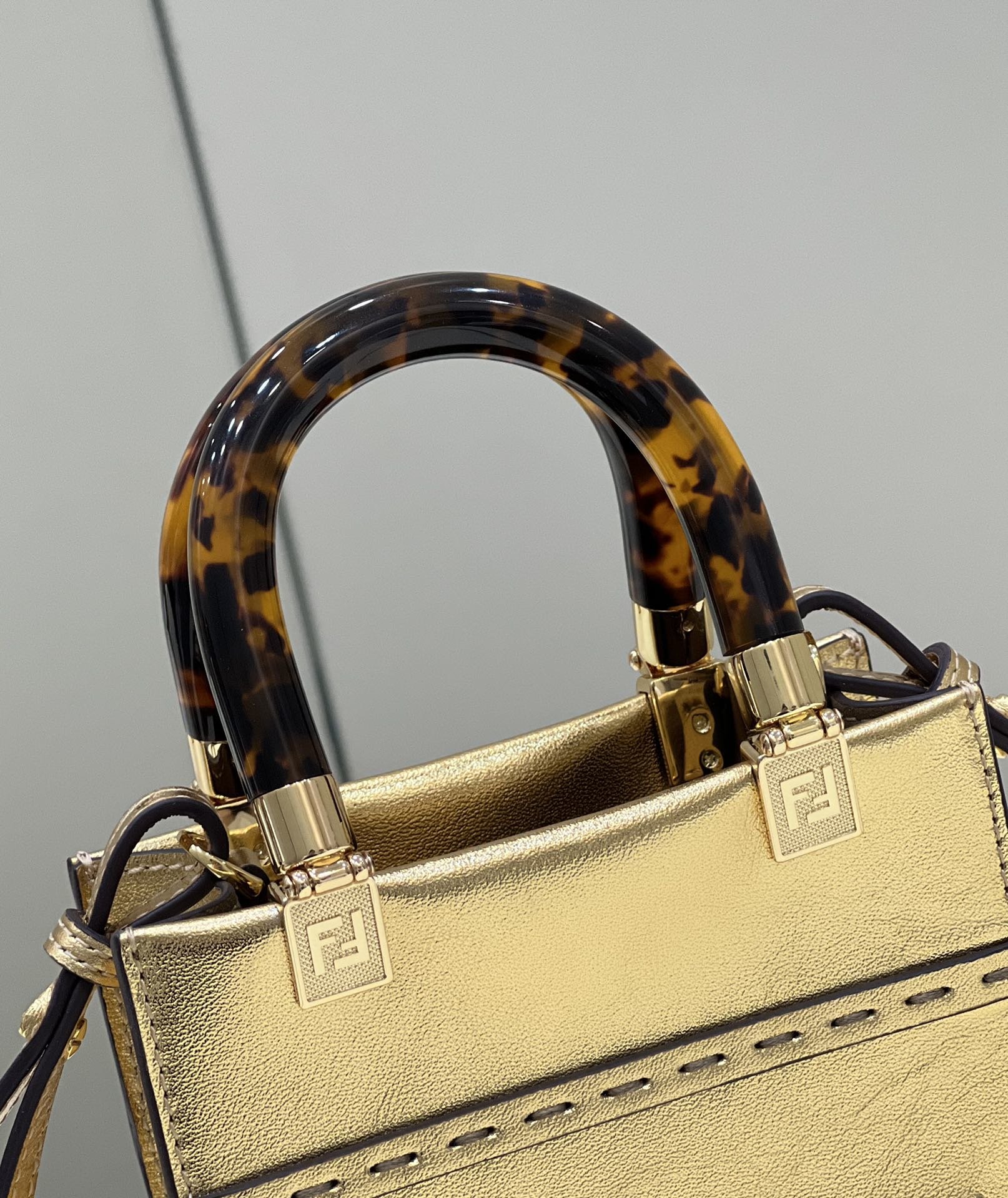 Fendi2BMini2BSunshine2BShopper2BGold2BFor2BWomen2C2BWomens2BHandbags2C2BShoulder2BAnd2BCrossbody2BBags2B7.1in18cm2BFF2B8BS051AJH7F1GNN2B4-to36f.jpg