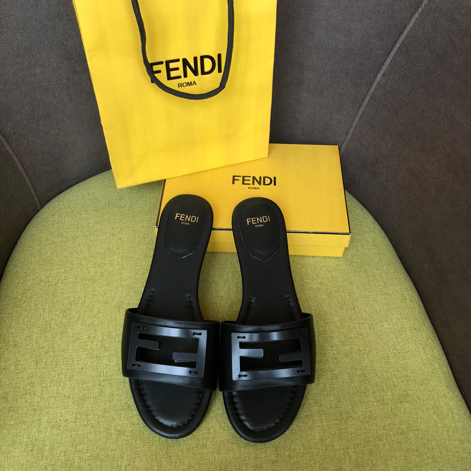 Fendi2BSignature2BBlack2BFor2BWomen2BFF2B8R8136AE7TF0ABB2B1-1uj8y.jpg