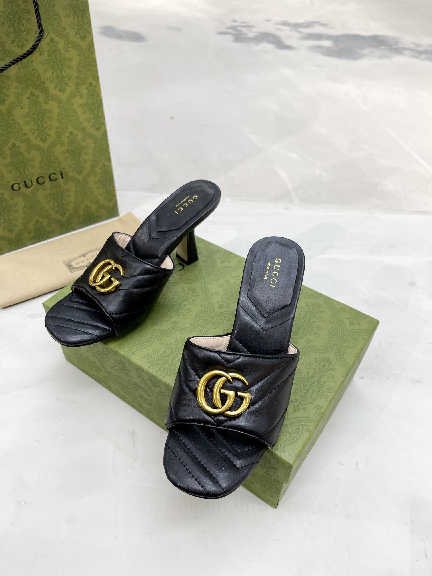 Gucci2BDouble2BG2BSlide2BSandal2BChevron2BMatelasse2BBlack2BFor2BWomen2BGG2B6748392BBKO002B10002B1-5i082.jpg