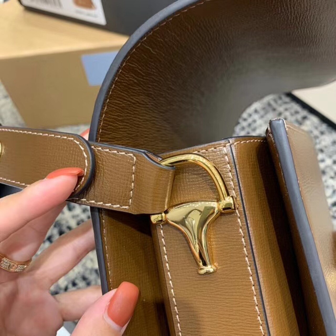 Gucci2BHorsebit2B19552BShoulder2BBag2BBrown2BTextured2BWith2BA2BVintage2BEffect2BFor2BWomen2B9.8in25cm2BGG2BC3A2E282ACC5BD6022042B1DB0G2B23612B5-7SCPu.jpg