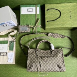 Gucci Luggage Beige For Women And Men 15in/39cm GG