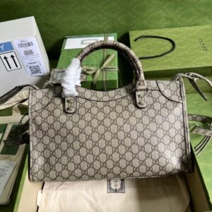 Gucci Luggage Beige For Women And Men 15in/39cm GG