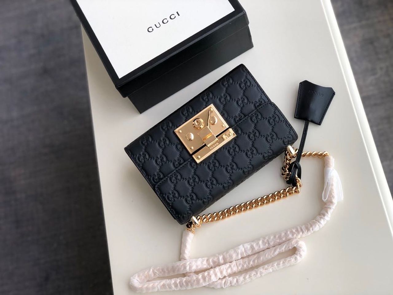 Gucci2BPadlock2BSmall2BGucci2BSignature2BShoulder2BBag2BBlack2BGucci2BSignature2BFor2BWomen2B7.9in20cm2BGG2B4094872BCWC1G2B10002B2-K3rlJ.jpg