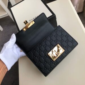 Gucci Padlock Small Gucci Signature Shoulder Bag Black Gucci Signature For Women 7.9in/20cm GG 409487 CWC1G 1000