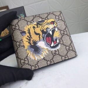 Gucci Tiger Print GG Supreme Bi-Fold Wallet For Men, Men’s Wallet 11cm/4.3in GG 451268 K5Z1N 8666