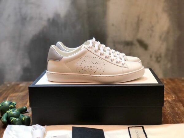 Gucci2BWomens2BAce2Bsneaker2Bwith2BInterlocking2BG2BWhite2BFor2BWomen2BGG2B5985272BAYO702B90942B7-E5KyU.jpg