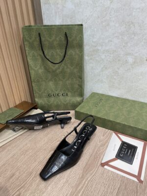 Gucci Women’s Crocodile Print Pump Black For Women GG 679360 UKQ00 1000 PR-441601