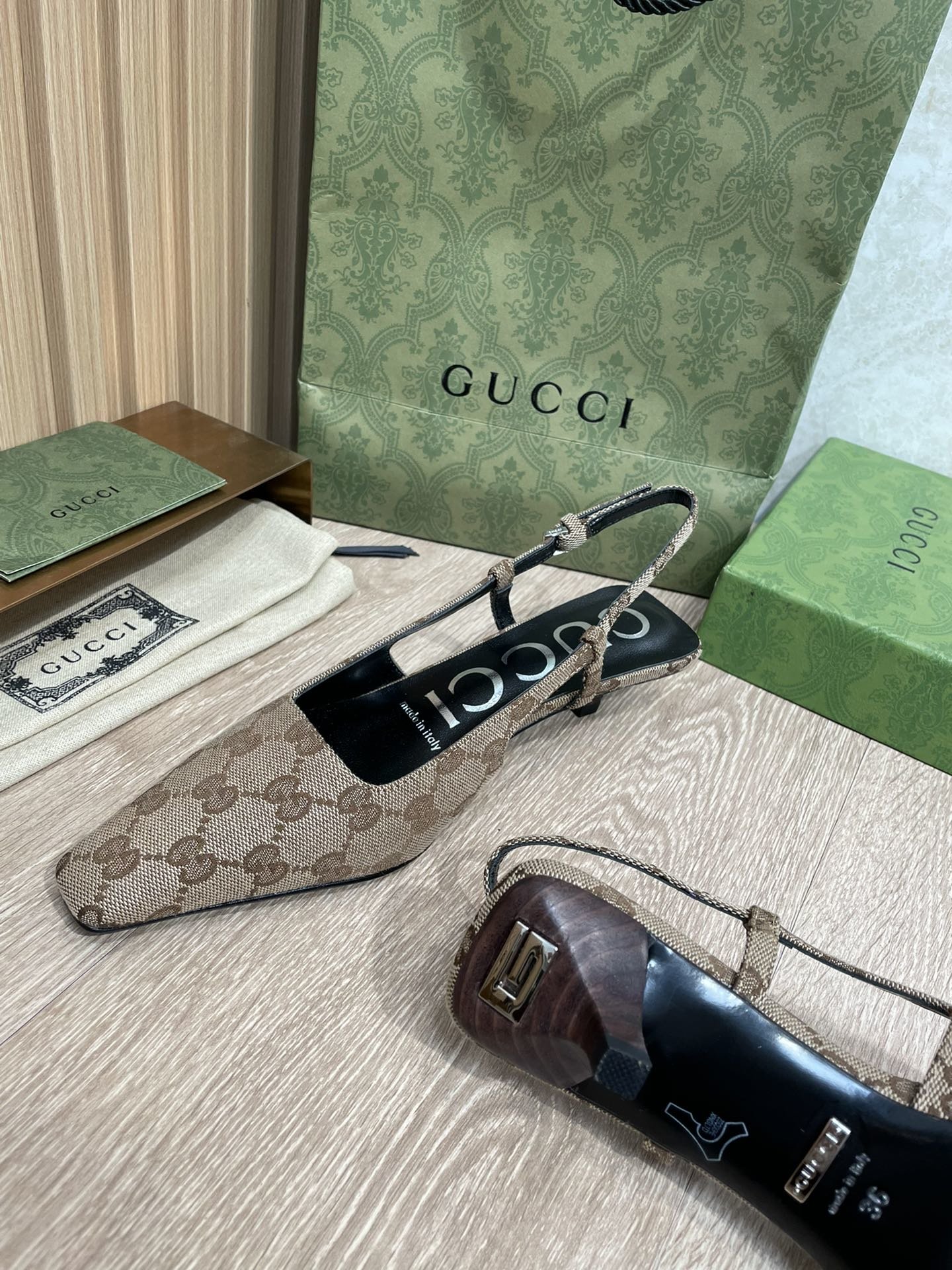 Gucci2BWomens2BGG2Blingback2BPump2BBy2BSupreme2BCanvas2BFabric2BBrown2BFor2BWomen2BGG2B6932102B3-hxt20.jpg