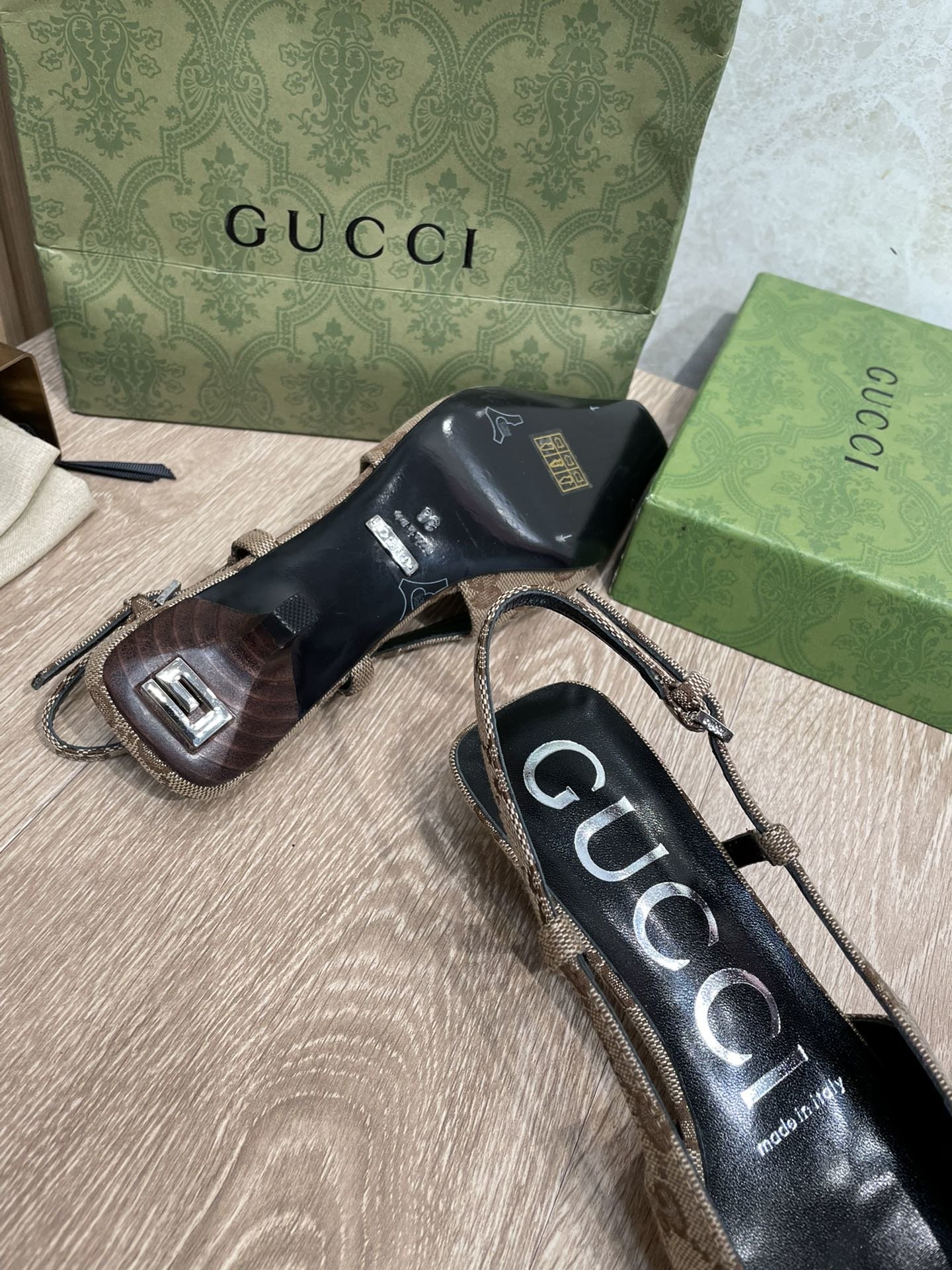 Gucci2BWomens2BGG2Blingback2BPump2BBy2BSupreme2BCanvas2BFabric2BBrown2BFor2BWomen2BGG2B6932102B5-j7kkL.jpg