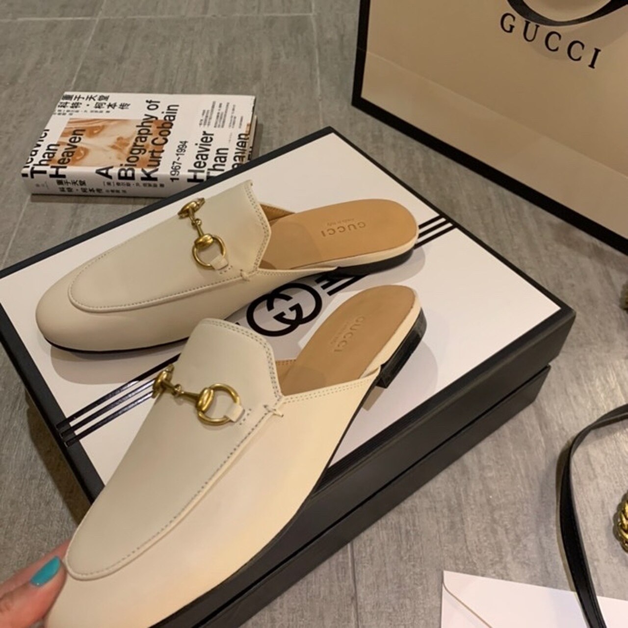 Gucci2BWomens2BPrincetown2BSlipper2BWhite2BFor2BWomen2BGG2B4235132BC9D002B90222B6-oDS2a.jpg