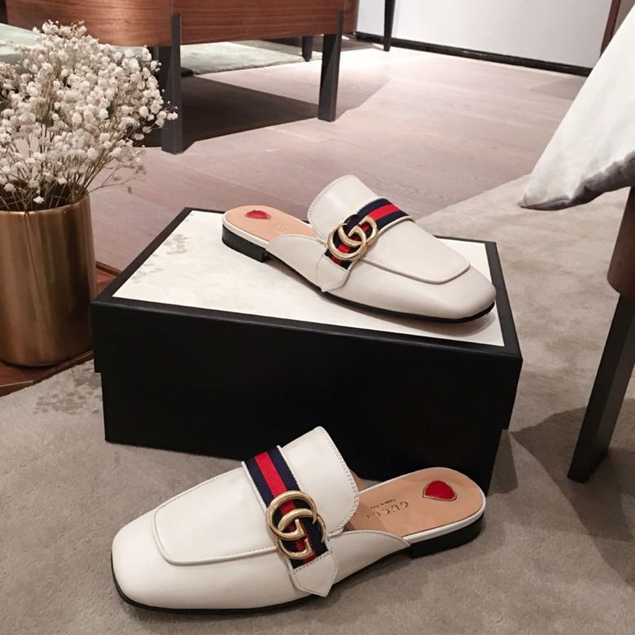 Gucci2BWomens2BSlipper2BWhite2BFor2BWomen2BGG2BC3A2E282ACC5BD4236942BDKHC02B90612B3-3nXFS.jpg