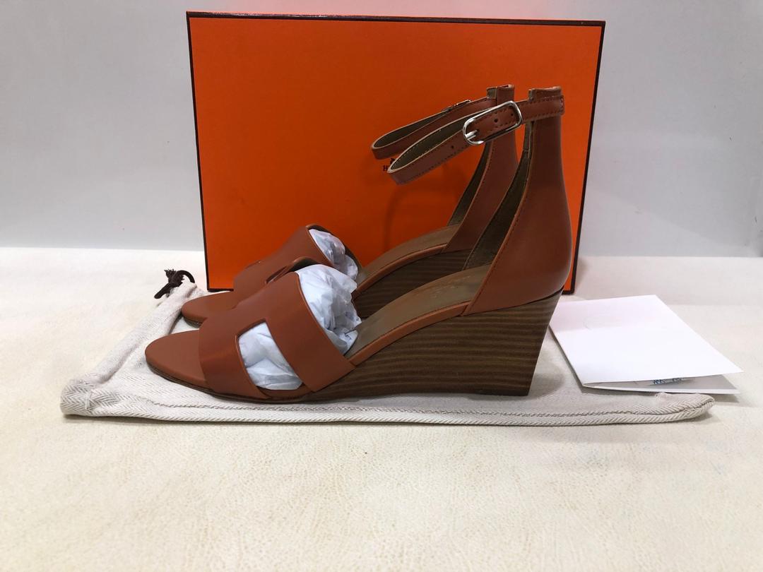 Hermes2BLegend2BSandal2BBrown2BFor2BWomen2C2BWomens2BShoes2BH172196Z2B1-Ip0Gm.jpg