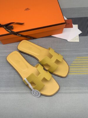 Hermes Women’s Slide Sandal-Pale Yellow 760262