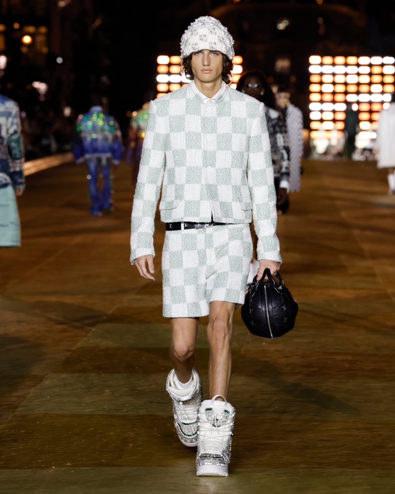 Louis-Vuitton-Spring-Summer-2024-Collection-Men-039