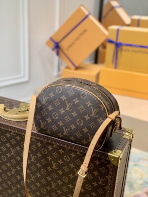 Louis Vuitton Blois Monogram Canvas For Women, Women’s Bags, Women’s Shoulder Bags 9.8in/25cm LV M51221