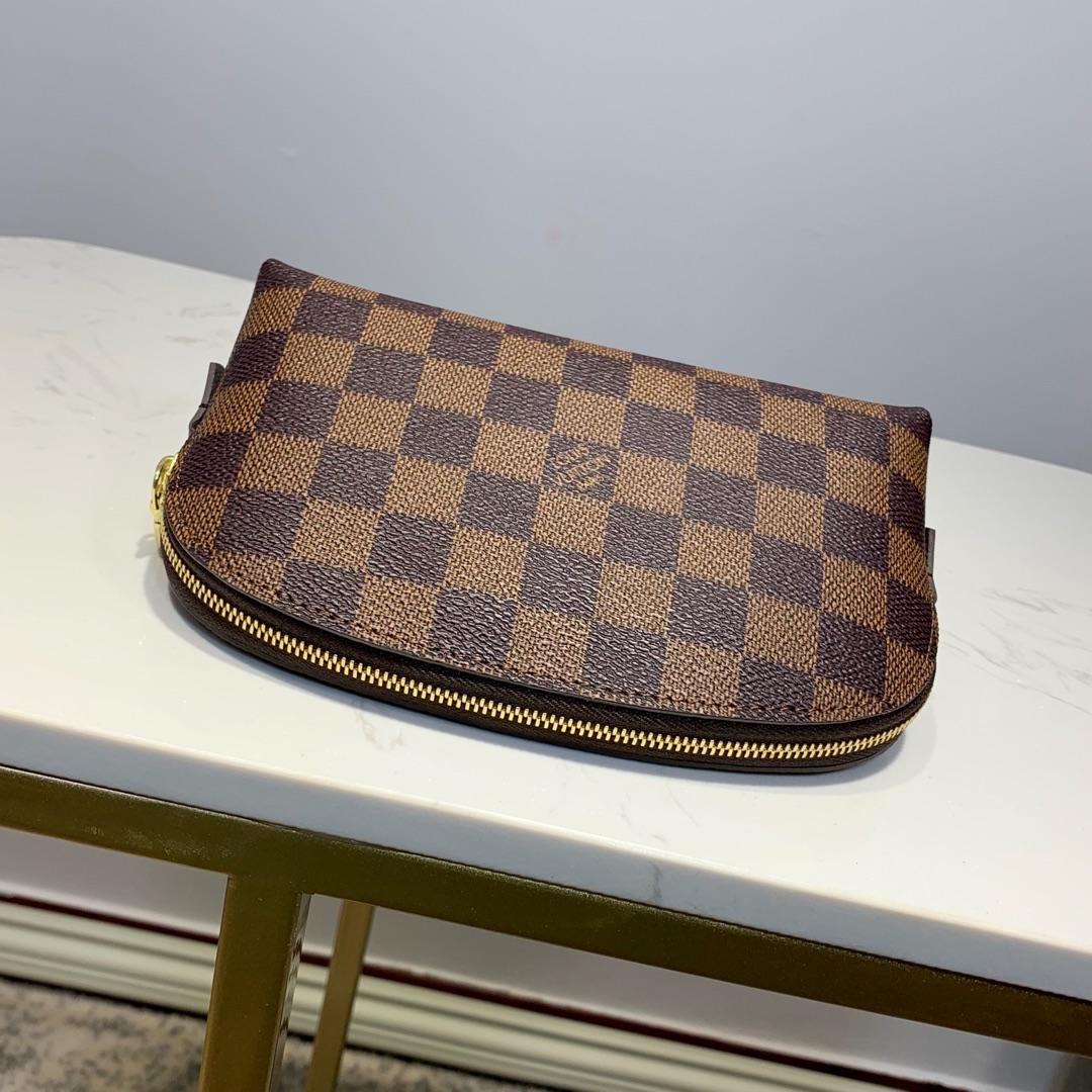 Louis2BVuitton2BCosmetic2BPouch2BPM2BDamier2BEbene2BCanvas2BFor2BWomen2C2BWomens2BBags2C2BTravel2BBags2B7.5in19cm2BLV2BN475162B2-JwZN0.jpg