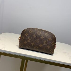 Louis Vuitton Cosmetic Pouch PM Monogram Canvas For Women, Women’s Bags 7.5in/19cm LV M47515