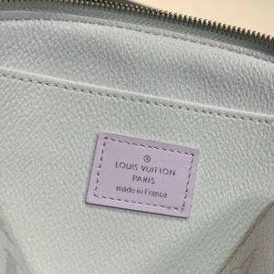 Louis Vuitton Cosmetic Pouch Pm Monogram Canvas Light Grey For Women, Women’s Wallet 7.5in/19cm LV