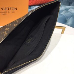 Louis Vuitton Daily Pouch Monogram Canvas For Women, Women’s Wallet 11.6in/29.5cm LV M62048