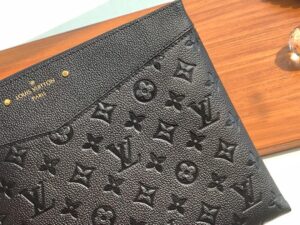 Louis Vuitton Daily Pouch Monogram Empreinte Black For Men, Men’s Wallet 11.6in/29.5cm LV M62937