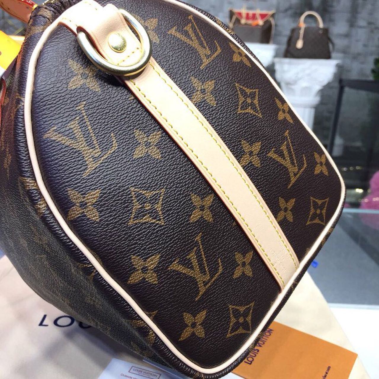 Louis2BVuitton2BSpeedy2B252BMonogram2BCanvas2BFor2BWomen2C2B9.8in25cm2BLV2BM411092B8-Ihe0P.jpg