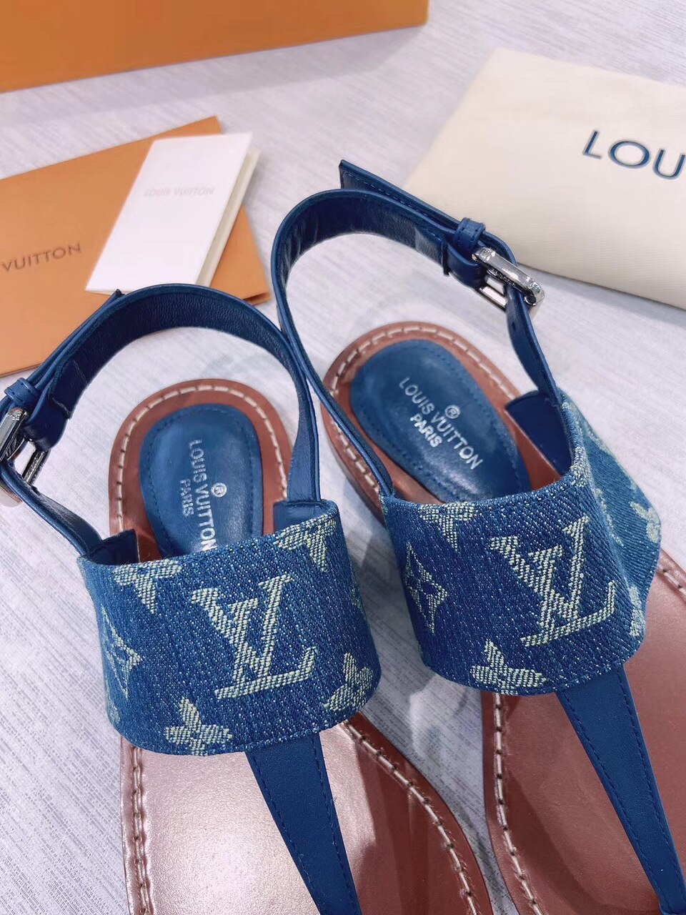 Louis2BVuitton2BStarboard2BFlat2BThong2BSandal2BMonogram2BDenim2BBlue2BFor2BWomen2BLV2B1A7RDP2B5-H0NGW.jpg