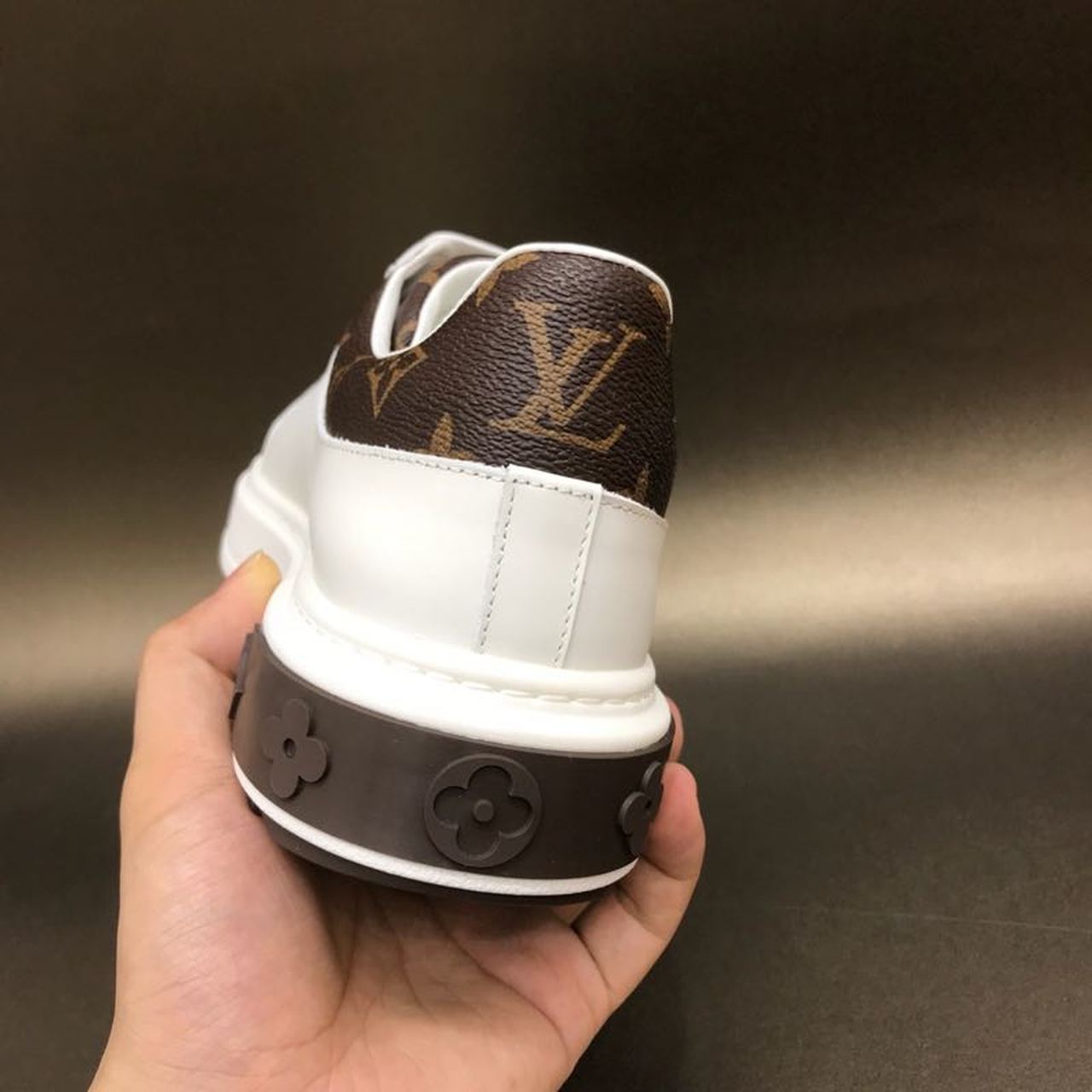 Louis2BVuitton2BTime2BOut2BSneaker2BMonogram2BCanvas2BWhiteBrown2BFor2BWomen2BLV2B4-ryn6j.jpg